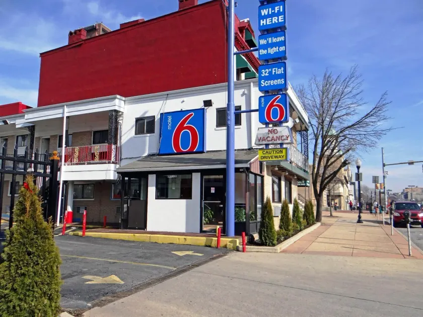 Motel 6 Baltimore MD - Image 1