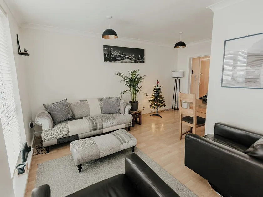 5 Mariners Wharf - Image 1