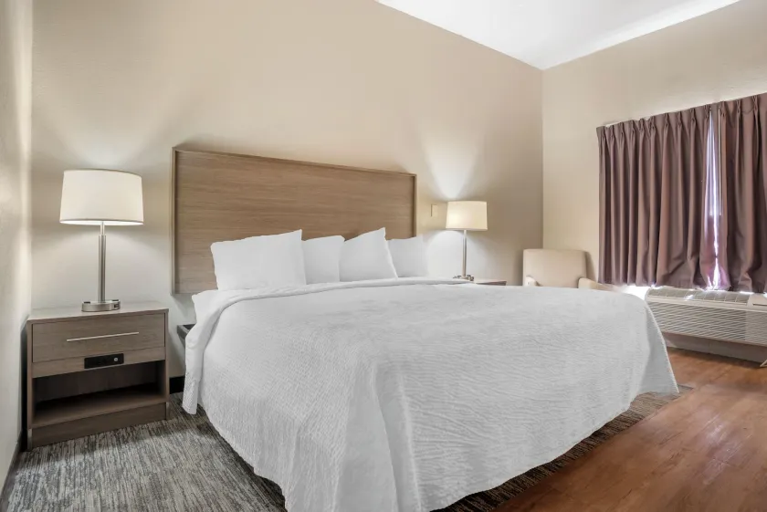 Red Roof Inn PLUS & Suites Vicksburg - Image 1