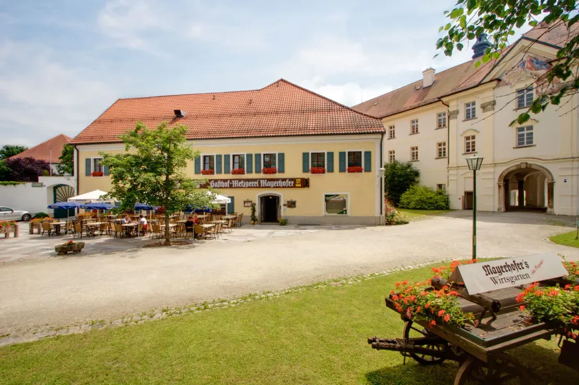 Hotel-Restaurant Mayerhofer - Image 1