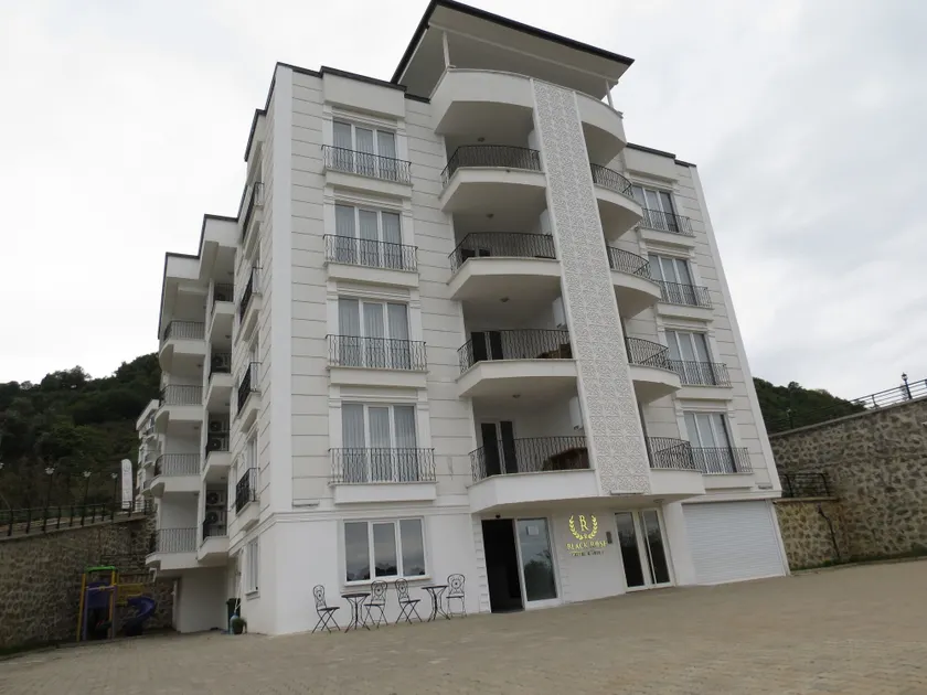 Black Rose Apartment - Image 1
