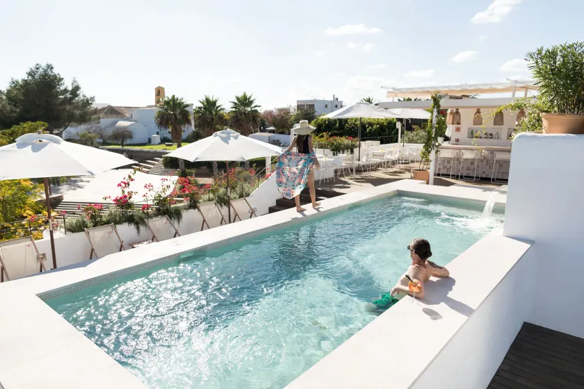 Gatzara Suites Santa Gertrudis - Image 1