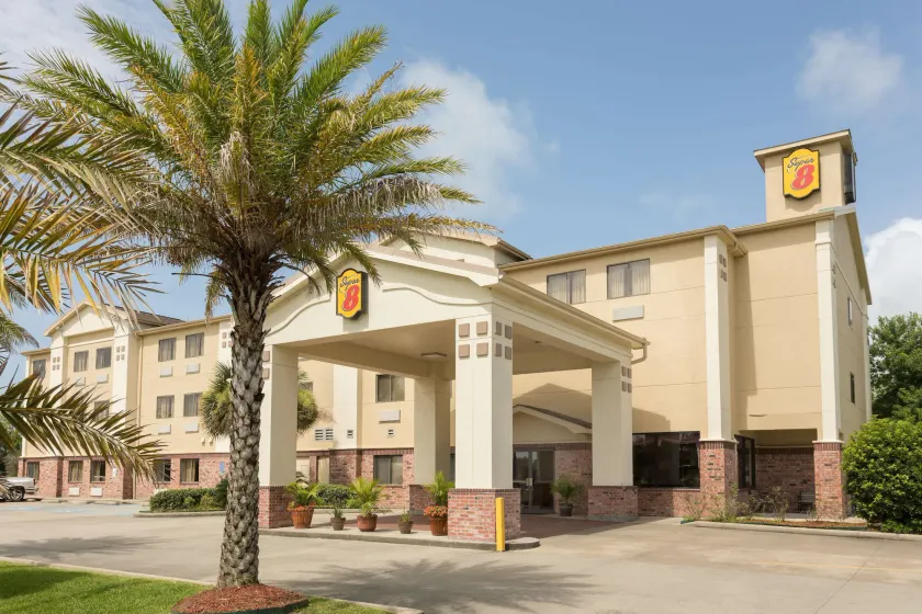 Super 8 by Wyndham Duson Lafayette West Area - Image 1