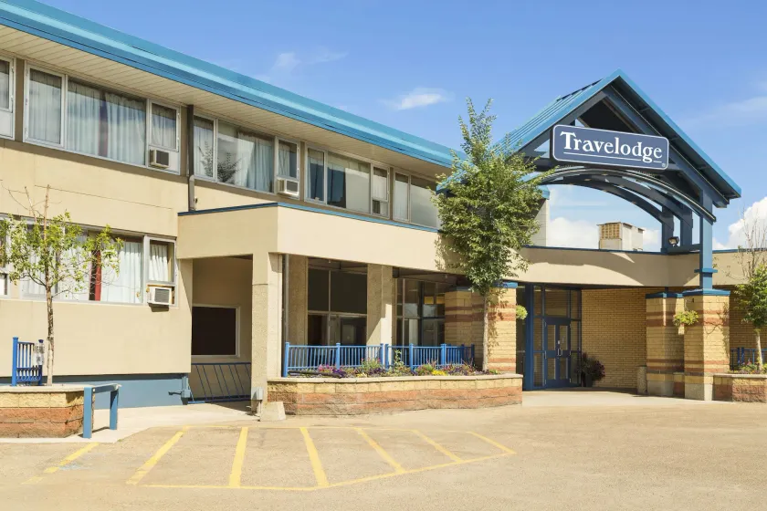 Travelodge by Wyndham Edmonton East - Image 1