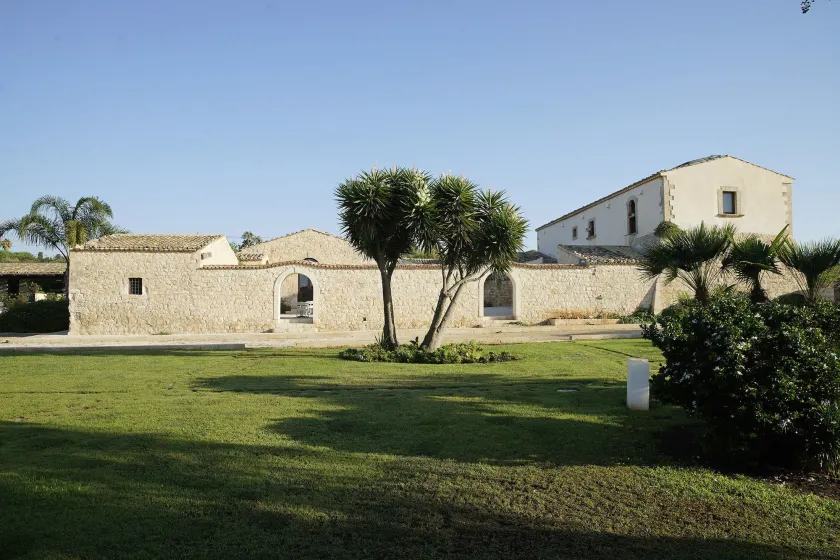 Torre Dantona Country Suites - Image 1