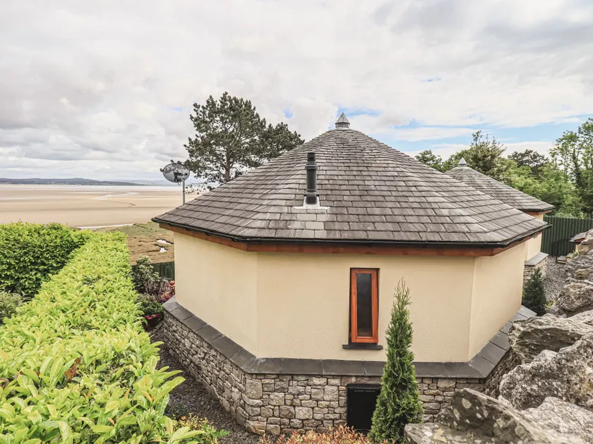 Oversands Cottage - Image 1