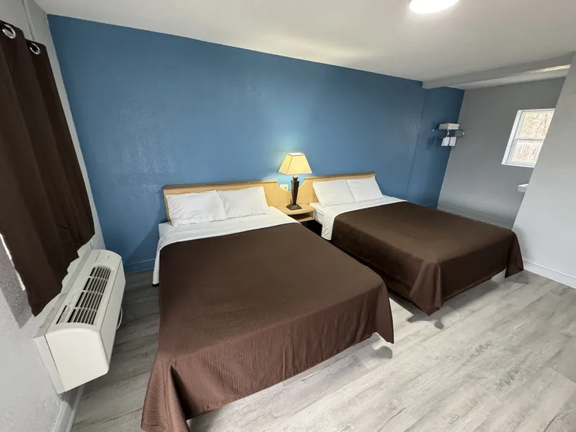 Budget Inn - Image 1