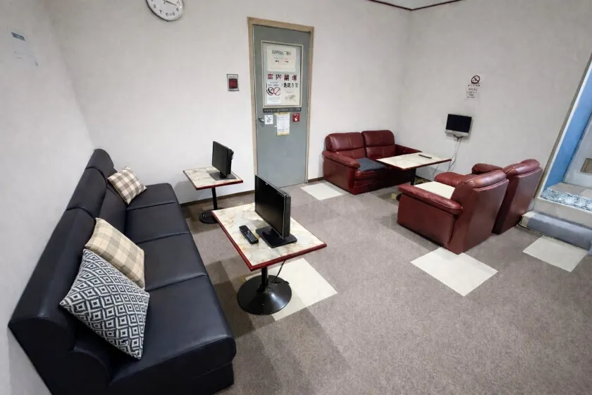 Capsule Hotel Block Room - Hall