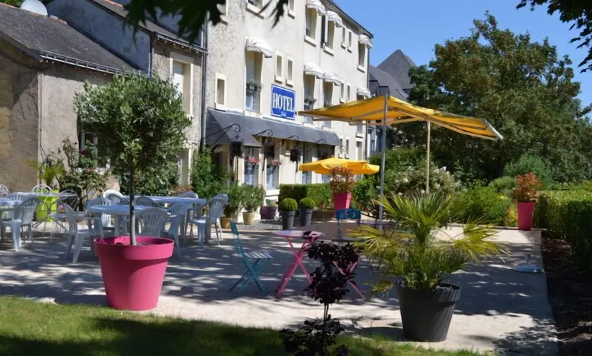 Hôtel Le Castel - Image 1