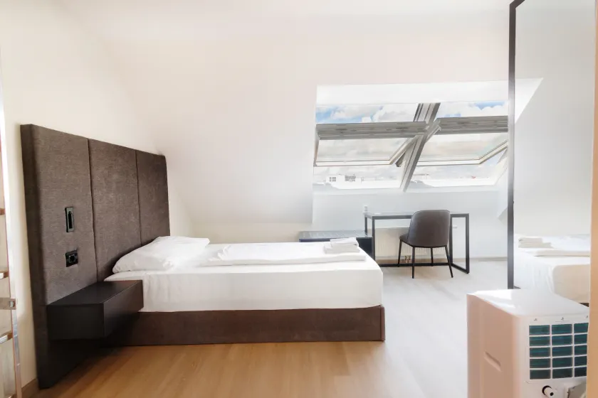 Lenas Donau Hotel - Image 1
