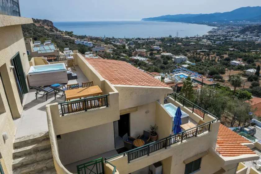 Blue Horizon Apartments - Image 1