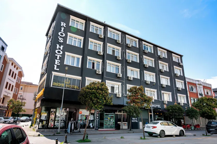 Rio's Hotel AİRPORT - Image 1