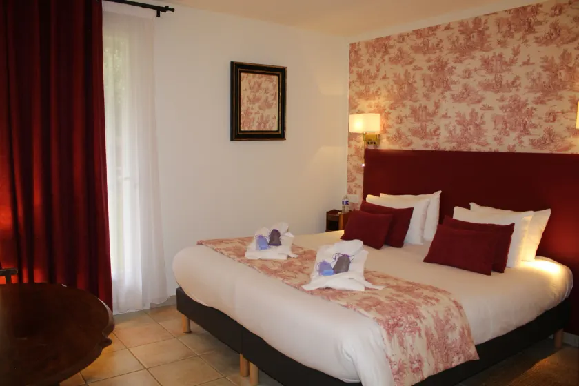 Logis Hôtel La Bastide De Grignan & Restaurant La Chênaie - Image 1