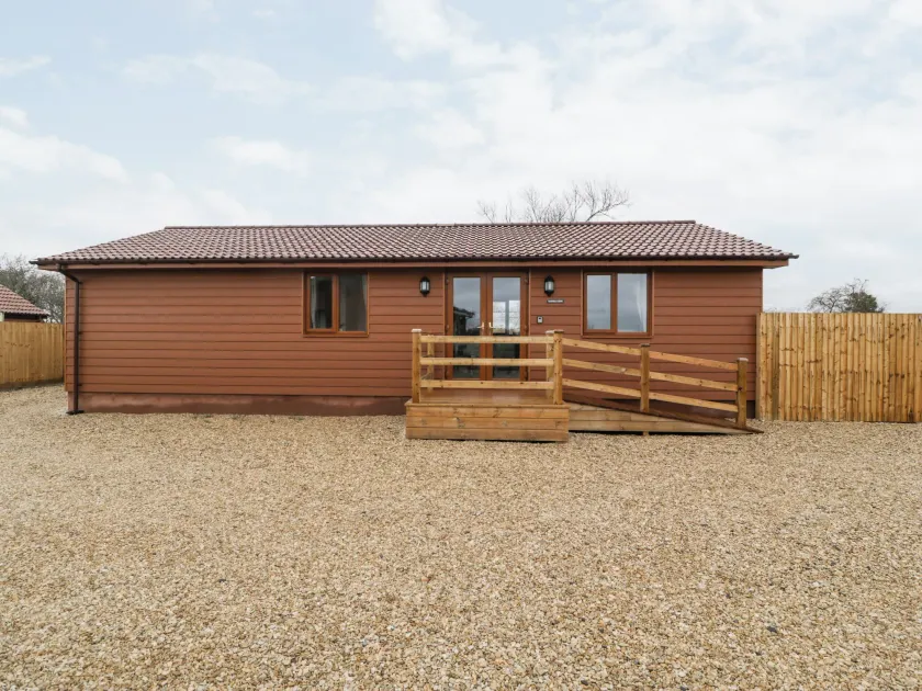 Bluebell Lodge, Meadow view lodges - Image 1