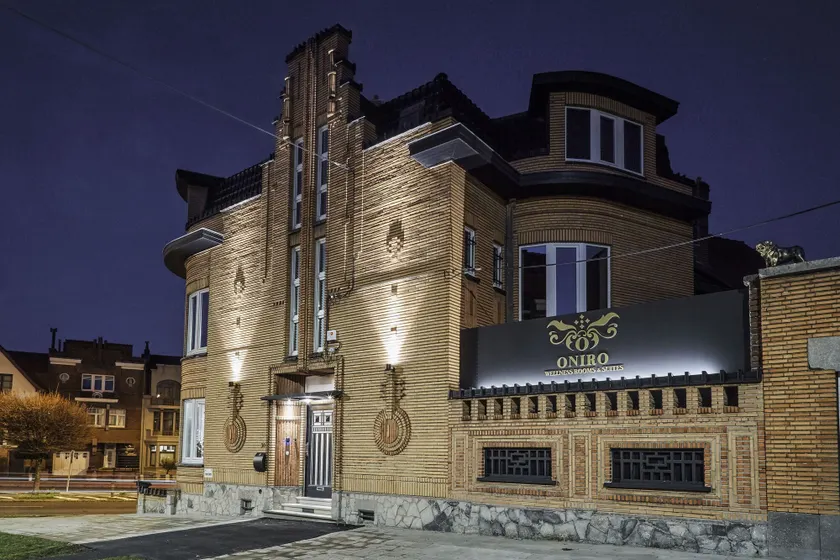 Hotel ONIRO - Luxury Rooms & Wellness Suites - Image 1