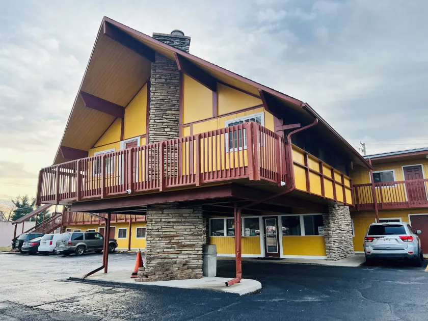 Clayton House Motel - Image 1