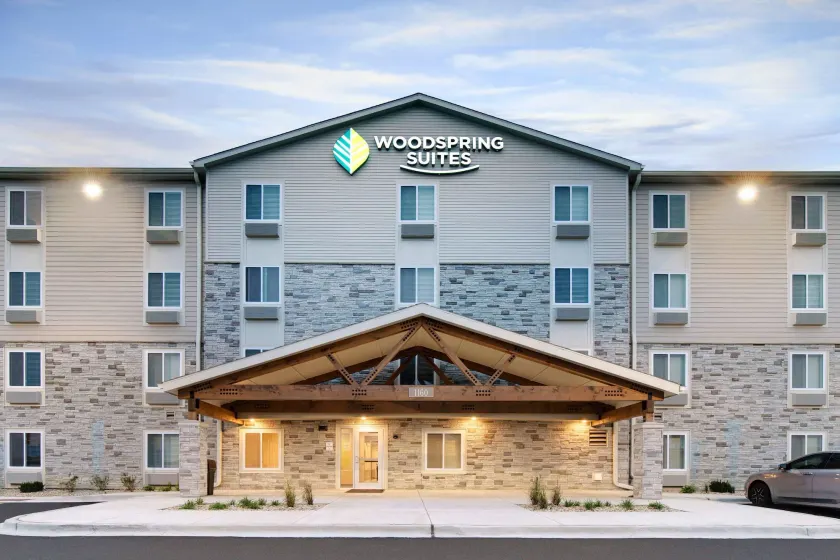 WoodSpring Suites Carol Stream - Chicago - Image 1