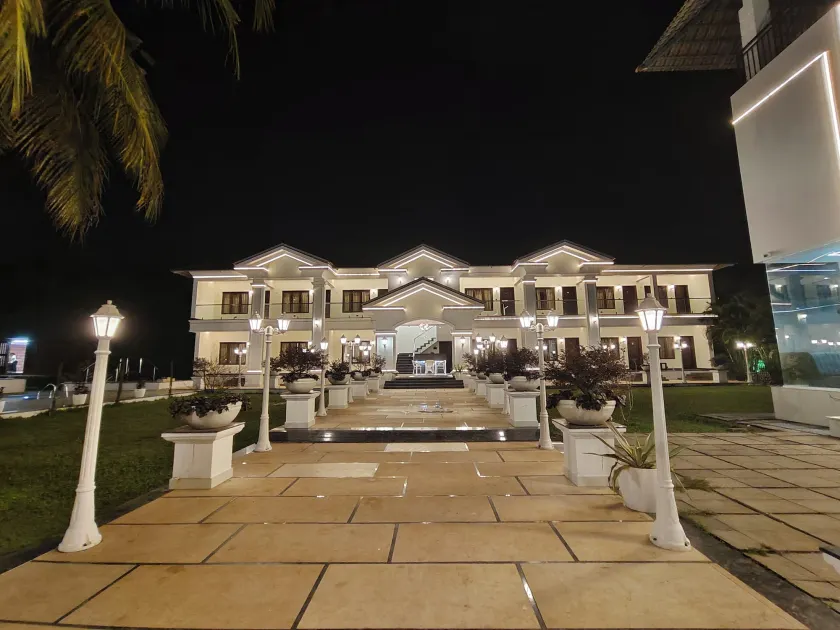 Royal Garden Beach Resort - Image 1