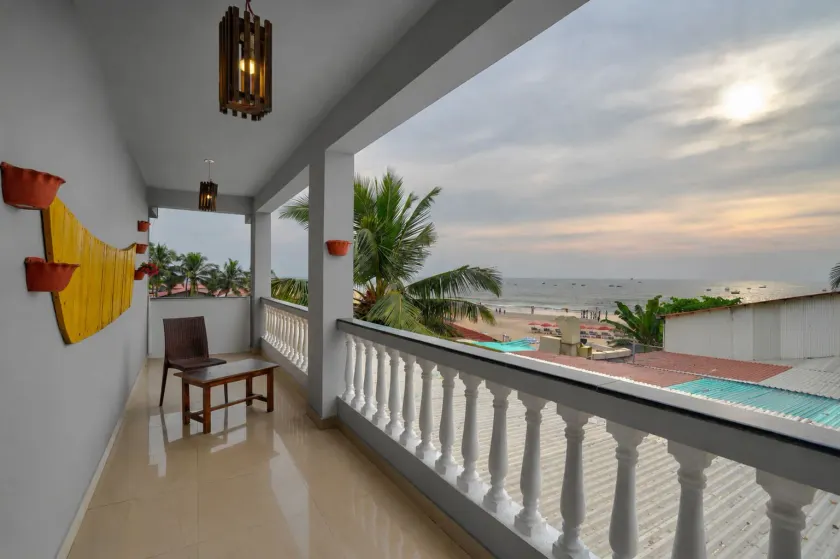 Hotel Salty Waves Baga - Image 1