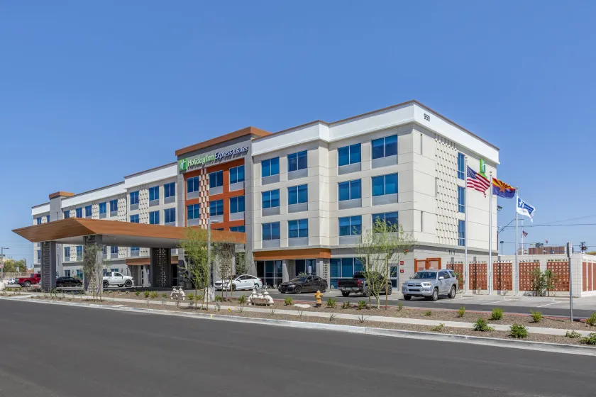 Holiday Inn Express & Suites - Phoenix Dwtn - State Capitol by IHG - Image 1