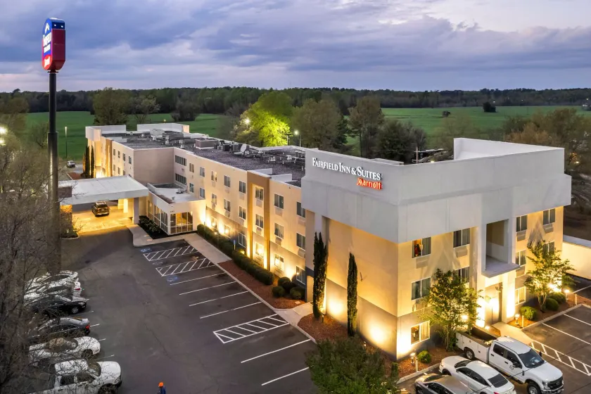Fairfield Inn by Marriott Lumberton - Image 1