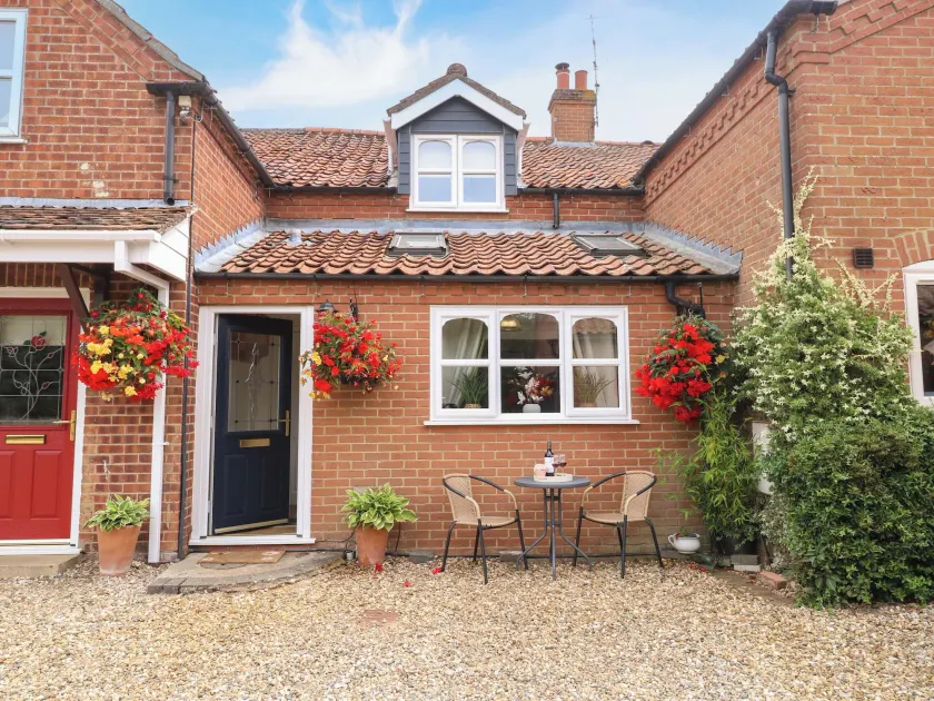 Honeysuckle Cottage - Image 1