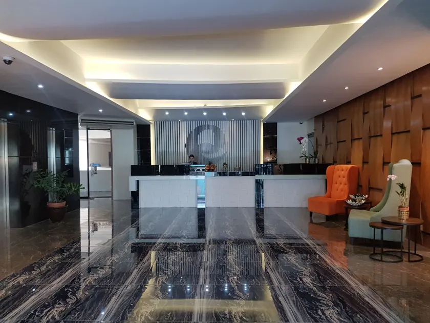 Eastland Hotel And Residences - Lobby