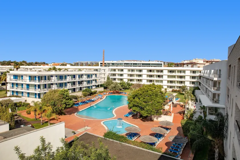Marina Club Suite Hotel - Image 1