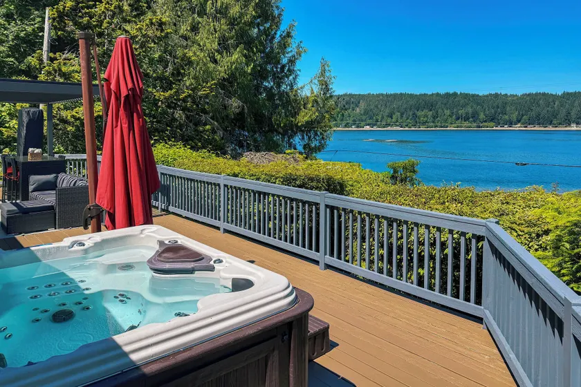 Waterfront Union Getaway w/ Ocean & Mtn Views - Image 1