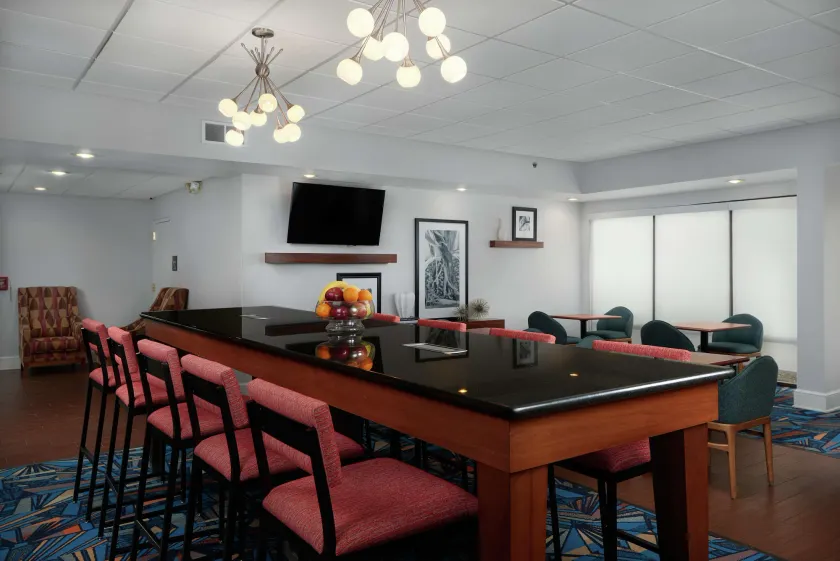 Hampton Inn by Hilton Youngstown-West I-80 - Image 1