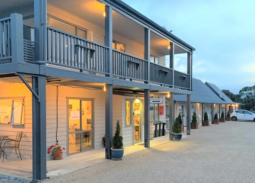 Collingwood Park Motel - Image 1