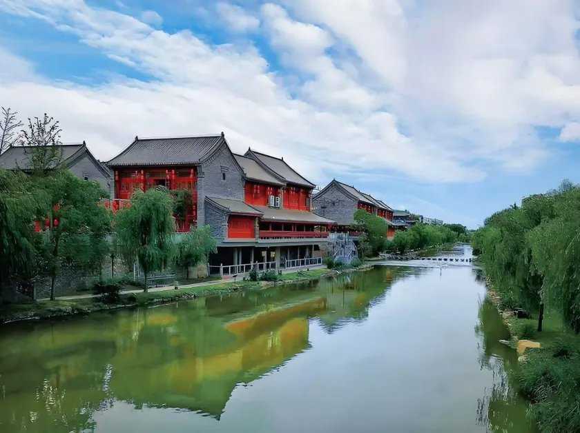 Qichi Waterfront B&B Hotel - Image 1