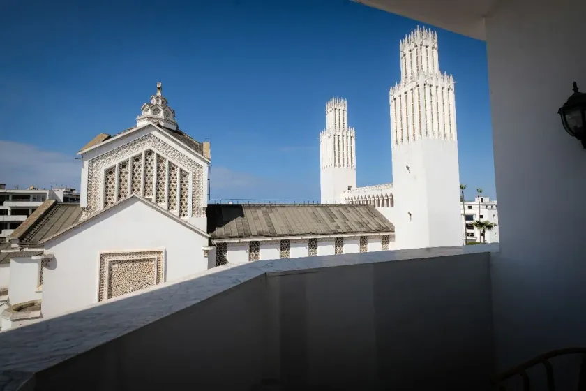 Chic Hotel - Image 1