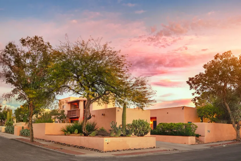 Adobe Rose Inn - Image 1