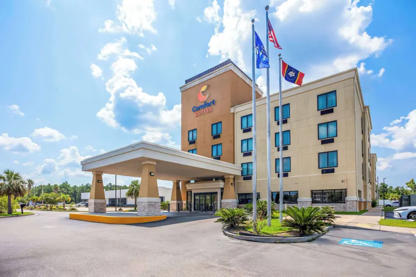 Comfort Suites Gulfport Central - Image 1