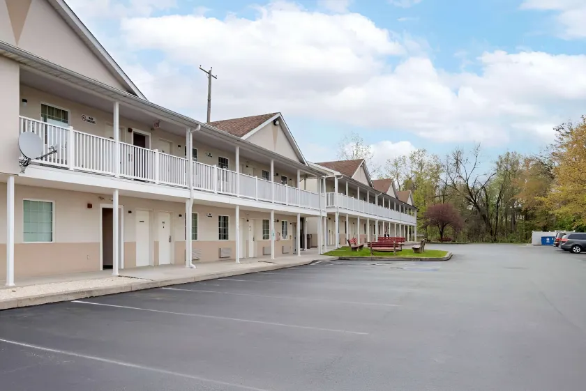 Americas Best Value Inn Gettysburg - Image 1