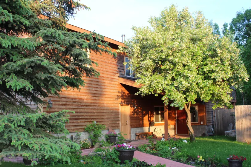 Maria's Creekside B&B - Image 1