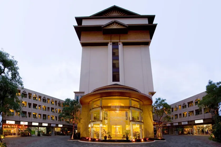 Maninarakorn Hotel - Image 1