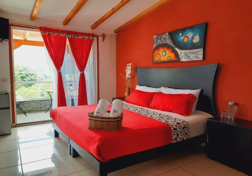Hotel & Suites Cerro Roj0 - Image 1