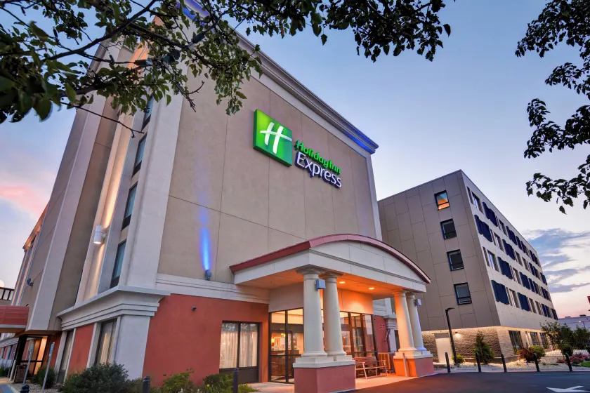 Holiday Inn Express Boston by IHG - Image 1