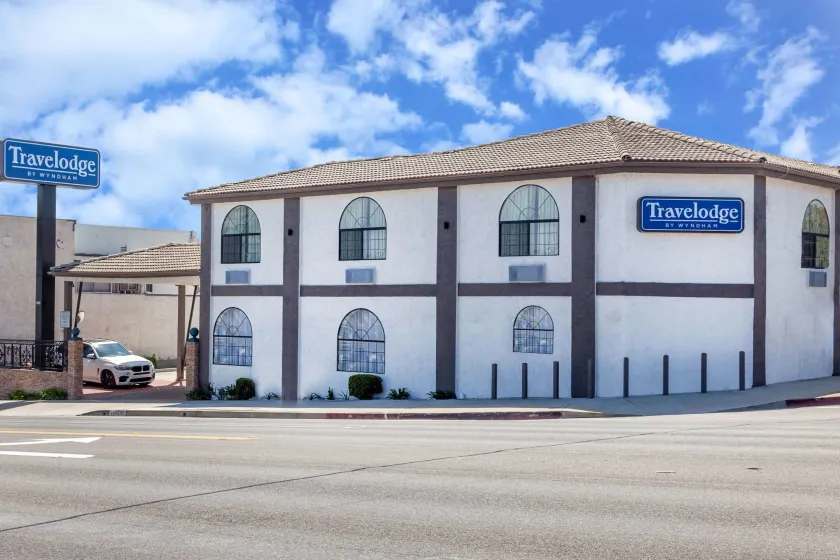 Travelodge by Wyndham Harbor City - Image 1