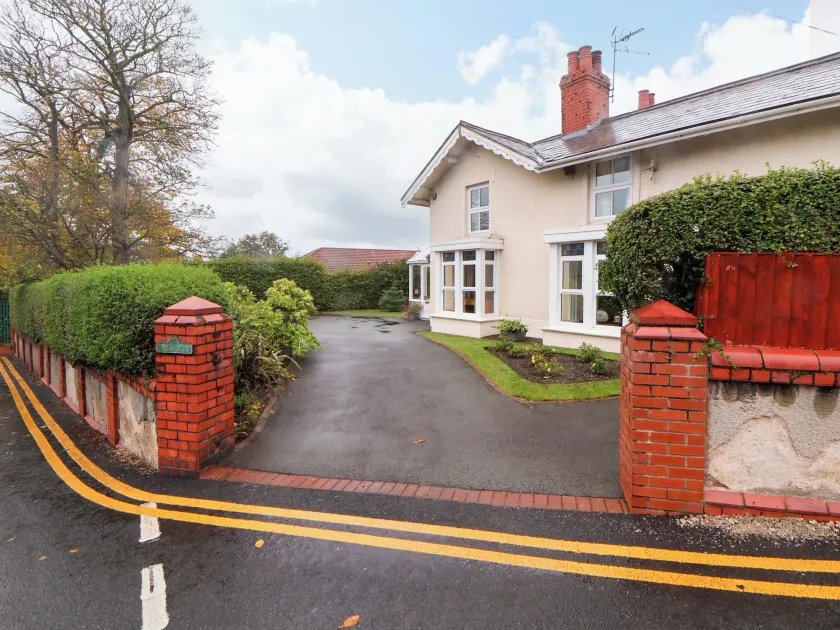 Bryn Offa cottage - Image 1