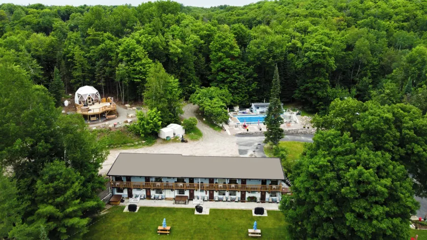 Lakeview Motel - Image 1
