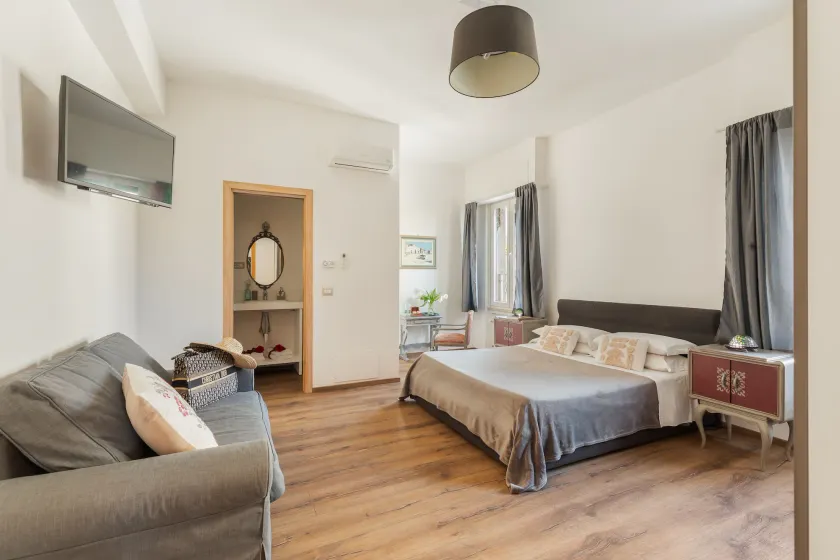 Guest House Maison 6 - Image 1