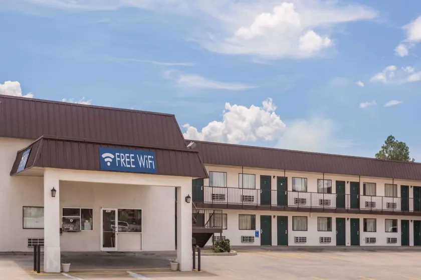 Travelodge by Wyndham Cordele - Image 1
