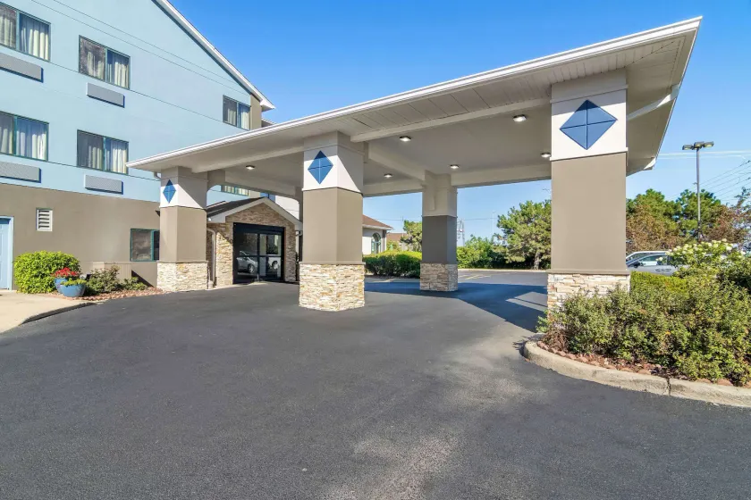 Comfort Inn Joliet West I-80 - Image 1