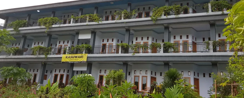 Kasuwari Hotel - Image 1