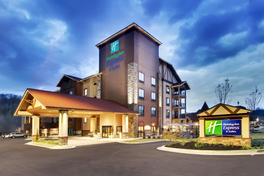 Holiday Inn Express & Suites Helen by IHG - Image 1
