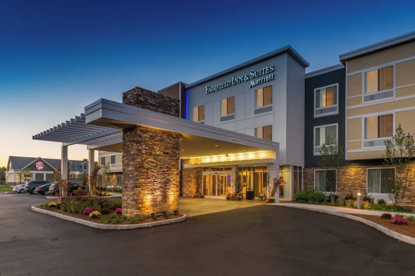 Fairfield Inn & Suites by Marriott Plymouth White Mountains - Image 1