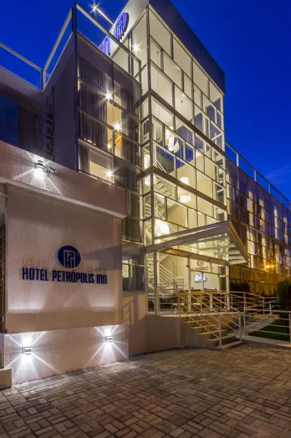 Hotel Petropolis Inn - Image 1